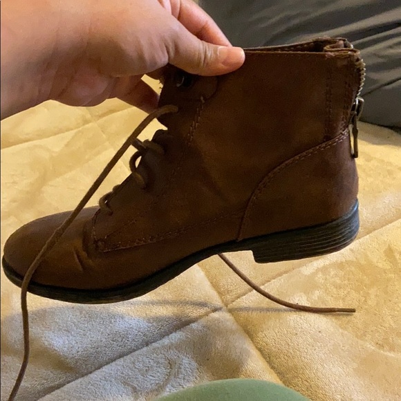 Boots! Very elegant - Picture 2 of 2